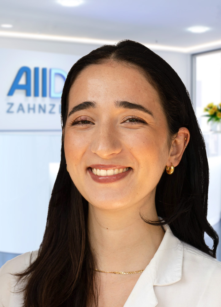 Portrait Zahnärztin Zeynep Bekmeczi (AllDent Köln)